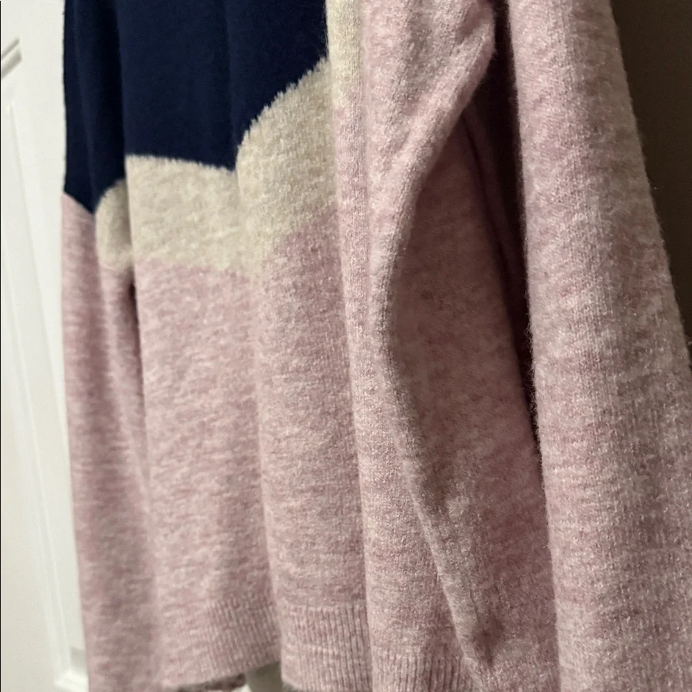 Andrée by Unit Women’s Chevron Colorblock Sweater – Navy, Cream & Blush Size M - Picture 3 of 7